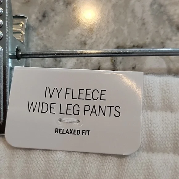 PINK Victoria Secret 2 Piece Matching Set Sweatshirt/Sweatpants White Medium NWT - Picture 11 of 11